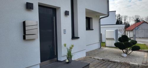 Frommern Apartment | Family-Friendly FeWo Schönfeld - Rated 9.4 by Guests