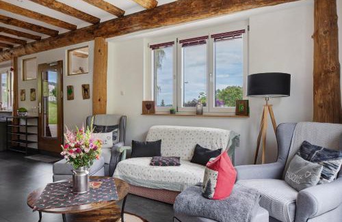 Hofsgrund Apartment | Discover Fewo Schwarzwaldflair with Event Space & Family-Friendly