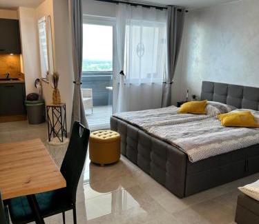 Langen Apartment | Exclusive FeWo SKY21 Langen Apartment in Central Location