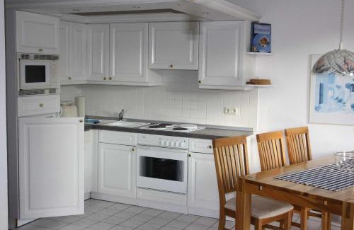 Karlshagen Apartment | Family-Friendly Fewo Sommergarten with Pet Amenities