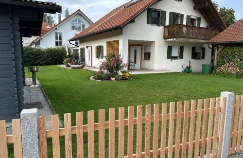Buchloe Apartment | Discover Fewo Susi Allgäu: Family-Friendly Retreat with High Rating