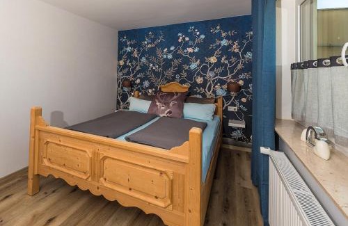 Bodenwerder Apartment | Discover Fewo Tante Else: Oceanfront Oasis with Pool
