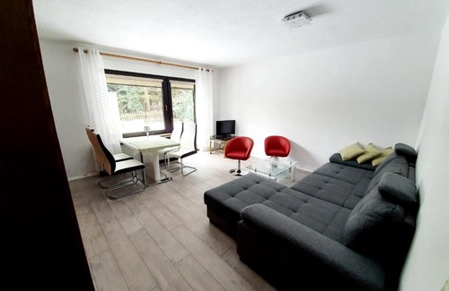 Bockswiese Apartment | Comfortable FeWo Tiergarten/Dahlem: Pet & Child Friendly Stay