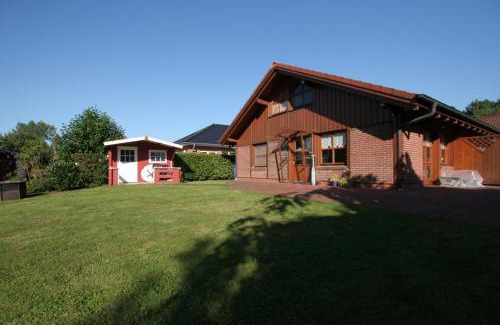 Bad Bederkesa Apartment | Pet-Friendly Fewo to Hus: Rated 9/10 for Your Comfort