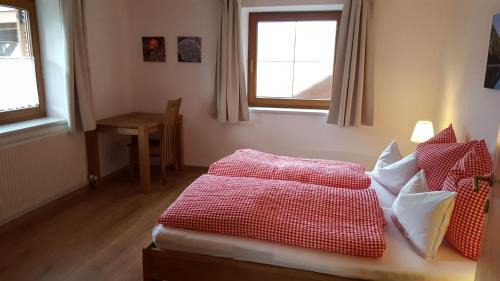 Stumm Apartment | Exceptional Family Retreat at FEWO "Unterm Wald" - 10/10