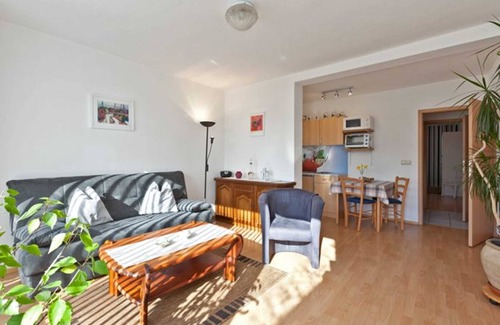 Muritz Apartment | Cozy FeWo Vergissmeinnicht EG: Family-Friendly Getaway