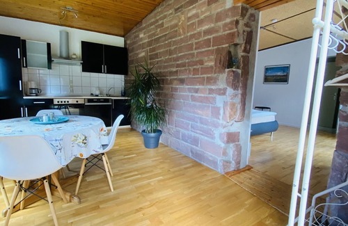 Schoemberg House | Ideal Fewo with Garden, Grill & Pet-Friendly Amenities