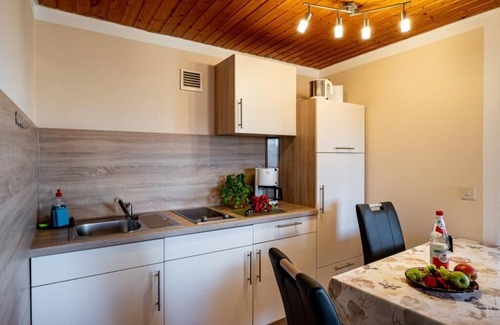 Stammbach Apartment | Cozy FeWo Weißensteinblick with Ocean View & Terrace