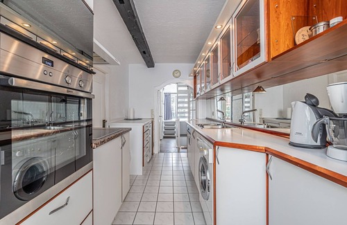 Flensburg Apartment | Ideal Apartment with Balcony in Center - Rated 10/10