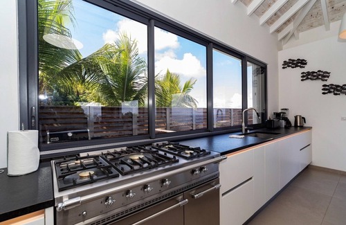 Vitet Villa | Feyrouz Villa: Oceanfront Haven with Private Pool & Spa