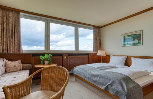 Puttgarden Hotel | Cozy FF&E Hotel Dania with Oceanfront Views & Pet-Friendly Stays