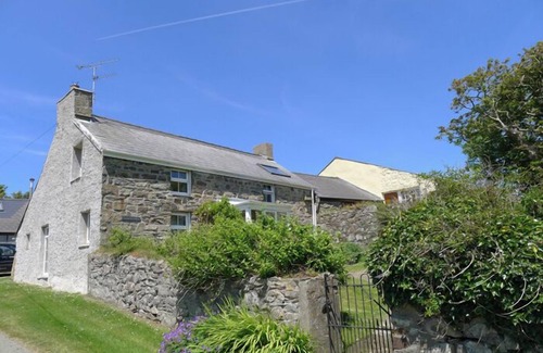 Trefasser House | Fferm Ty Uchaf: Family-Friendly Holiday Home in Strumble Head