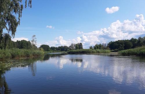 Ueckermuende Apartment | Relax at FH "An der Quelle": 4-Star Family-Friendly Escape
