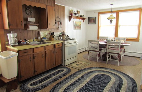Falmouth Heights Apartment | FHILT: Falmouth Heights Beach Waterfront Apartment, 2nd floor deck
