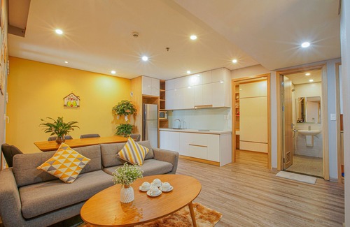 Hai Chau Apartment | Stylish Fhome with Han River & Bay Views, Pet-Friendly Stay
