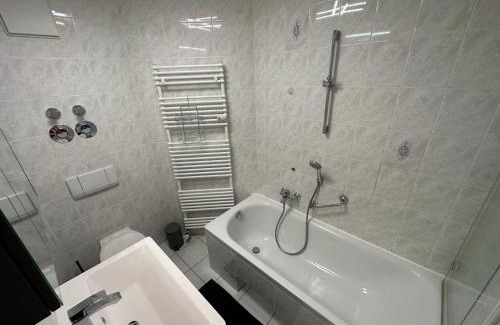Taucha Apartment | Pet-Friendly Retreat with Garden & Oceanfront Views