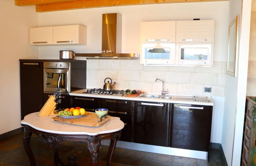 Maccagno Apartment | Tranquil Finca Cascina Borchina: Dream Lake Views & Spa