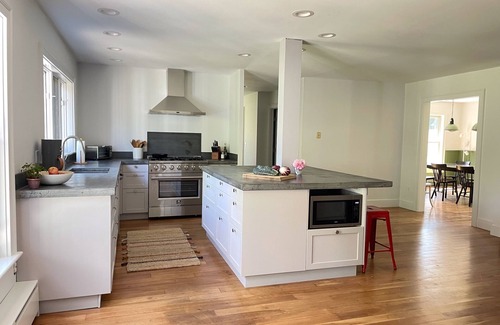 Canaan House | Pet-Friendly Fickle Fox Farm: Rated 10/10 for Families!
