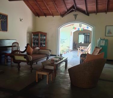 Habarana House | Cozy Ficus Peace Villa with Pool and Oceanfront Views