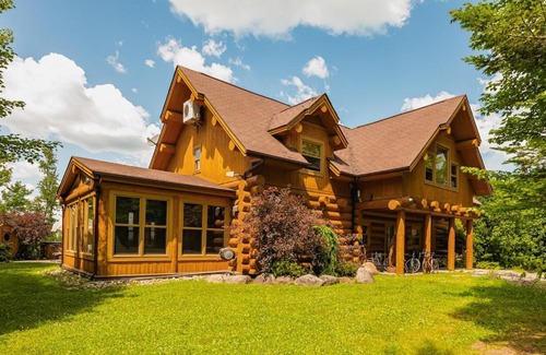 Fiddler Lake Resort Ski Chalet | Relaxing Fiddler Lake Resort Chalet with Private Pool & Spa