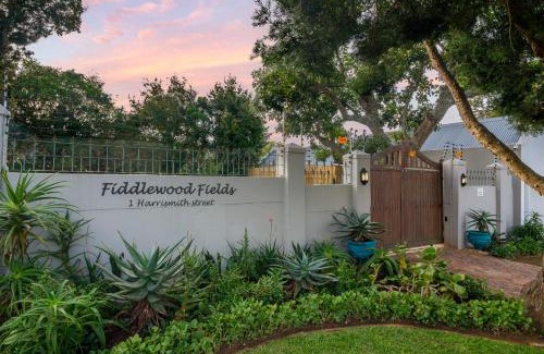 Grahamstown House | Enchanting Fiddlewood Fields Guest House with Hot Tub Access