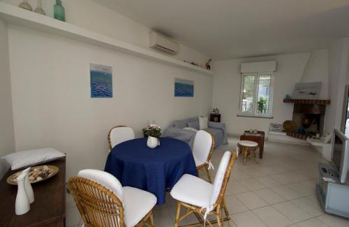 Marone Apartment | Relax at Fides on the Lake: Pet-Friendly with Ocean Views