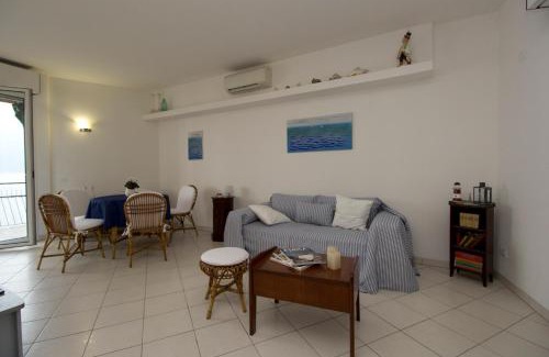 Marone Apartment | Relax at Fides on the Lake: Pet-Friendly with Ocean Views