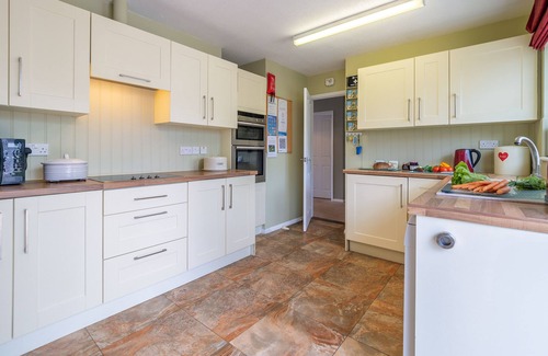Westleton House | Charming Oceanfront Bungalow in Westleton with Breakfast