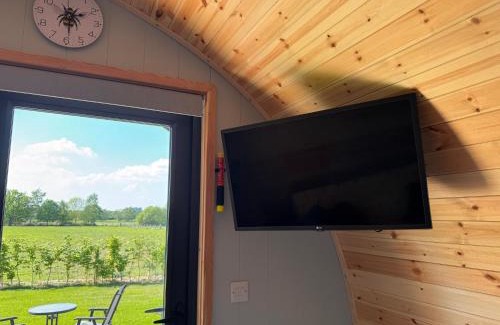Skipwith Cabin | Cozy Lodge on a Farm Near York with Pet-Friendly Amenities