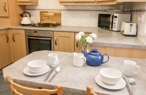 Swanwick House | FIELD HOUSE: Pet-Friendly Retreat with Garden in Swanwick