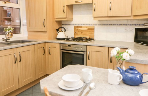 Swanwick House | FIELD HOUSE: Pet-Friendly Retreat with Garden in Swanwick