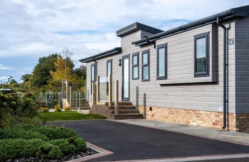 Burnham Market House | Exceptional Field Lodge: Guest Rated 9.5/10 for Comfort