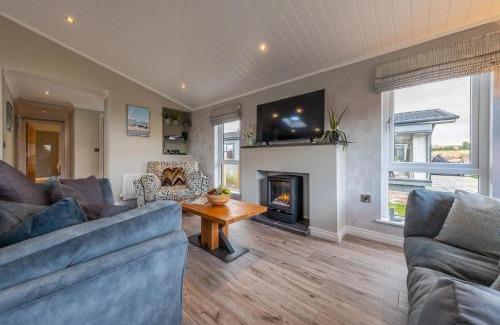 Burnham Market House | Exceptional Field Lodge: Guest Rated 9.5/10 for Comfort