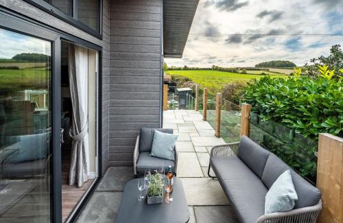 Burnham Market House | Exceptional Field Lodge: Guest Rated 9.5/10 for Comfort