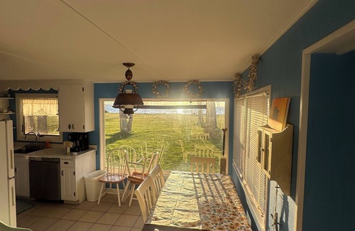 Canastota Cottage | Unforgettable Sandy Beach Retreat with Ocean Views