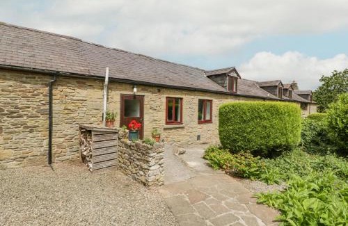 Mortimers Cross House | Field Fare: Pet & Child Friendly 4-Star Getaway Awaits