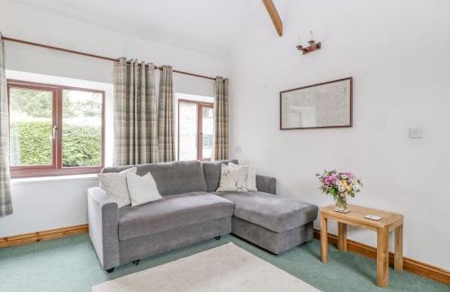 Mortimers Cross House | Field Fare: Pet & Child Friendly 4-Star Getaway Awaits
