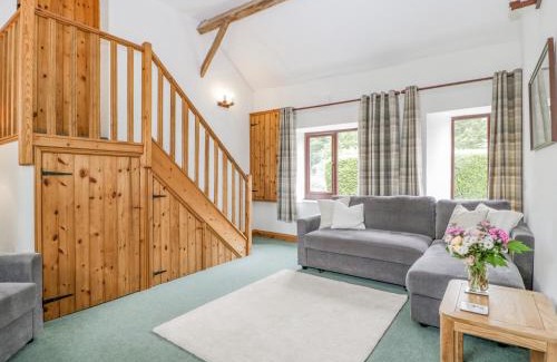 Mortimers Cross House | Field Fare: Pet & Child Friendly 4-Star Getaway Awaits