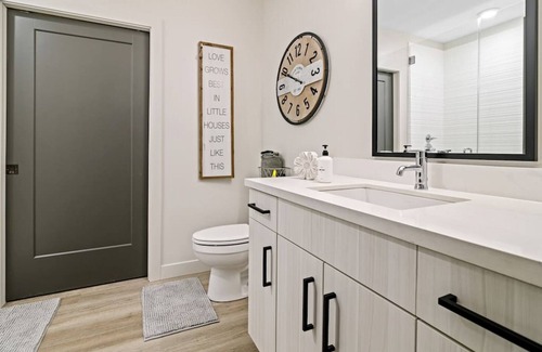 Manhattan Condo | Experience Fieldhouse | MHK - A Premier Colbert Hills Retreat