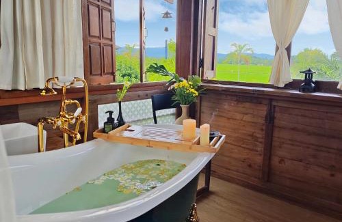 Rim Nuea House | Fieldlight & Pool Rice View Tub Maerim