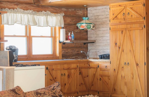 Salamanca Cabin | Rustic Retreat: Fieldview Near Ellicottville, Rated 9.8/10!