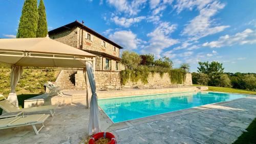 Rignano sull'Arno Villa | Unforgettable Stay at Il Poggetto: Oceanfront Family Retreat