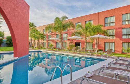 Aguascalientes Hotel | Discover Fiesta Inn Aguascalientes: Family-Friendly & Poolside