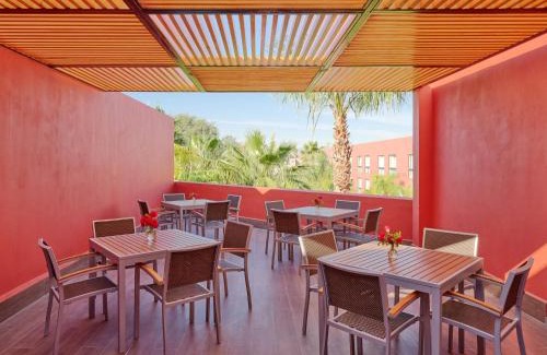 Aguascalientes Hotel | Discover Fiesta Inn Aguascalientes: Family-Friendly & Poolside