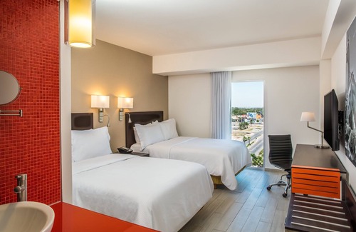 Los Mochis Hotel | Discover Fiesta Inn Los Mochis: Pool, Spa & Family-Friendly