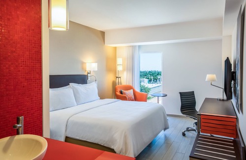 Los Mochis Hotel | Discover Fiesta Inn Los Mochis: Pool, Spa & Family-Friendly