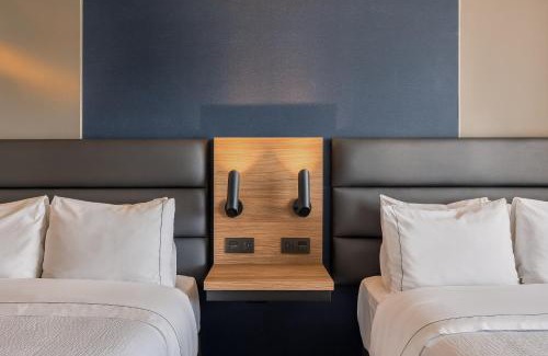 Zona Dorada Hotel | Discover Fiesta Inn Mazatlán: Family-Friendly with Pool