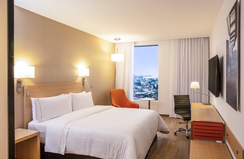 Puebla Hotel | Prime Amenities Await at Fiesta Inn Parque Puebla