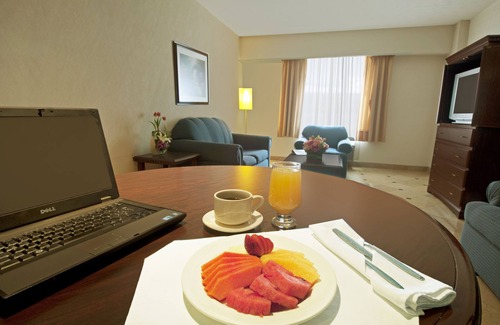 Toluca Hotel | Discover Fiesta Inn Toluca Tollocan: Top-Rated Family Retreat