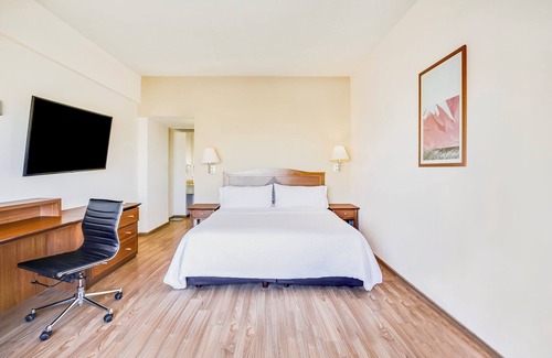 Torreon Hotel | Convenient Stay at Fiesta Inn Torreon Galerias with Pool & Spa